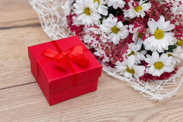 Celebrate Your Love Story with Personalized Anniversary Gifts in India
